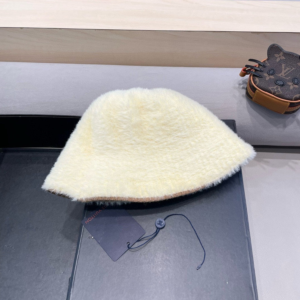 LOUIS VUITTON BUCKET HAT IN CREAM BEIGE RABBIT FUR 426225