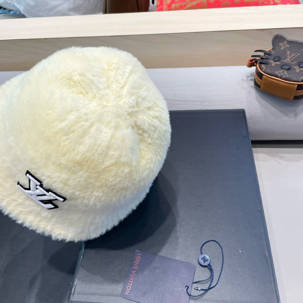 LOUIS VUITTON BUCKET HAT IN CREAM BEIGE RABBIT FUR 426225