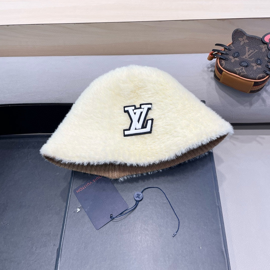 LOUIS VUITTON BUCKET HAT IN CREAM BEIGE RABBIT FUR 426225