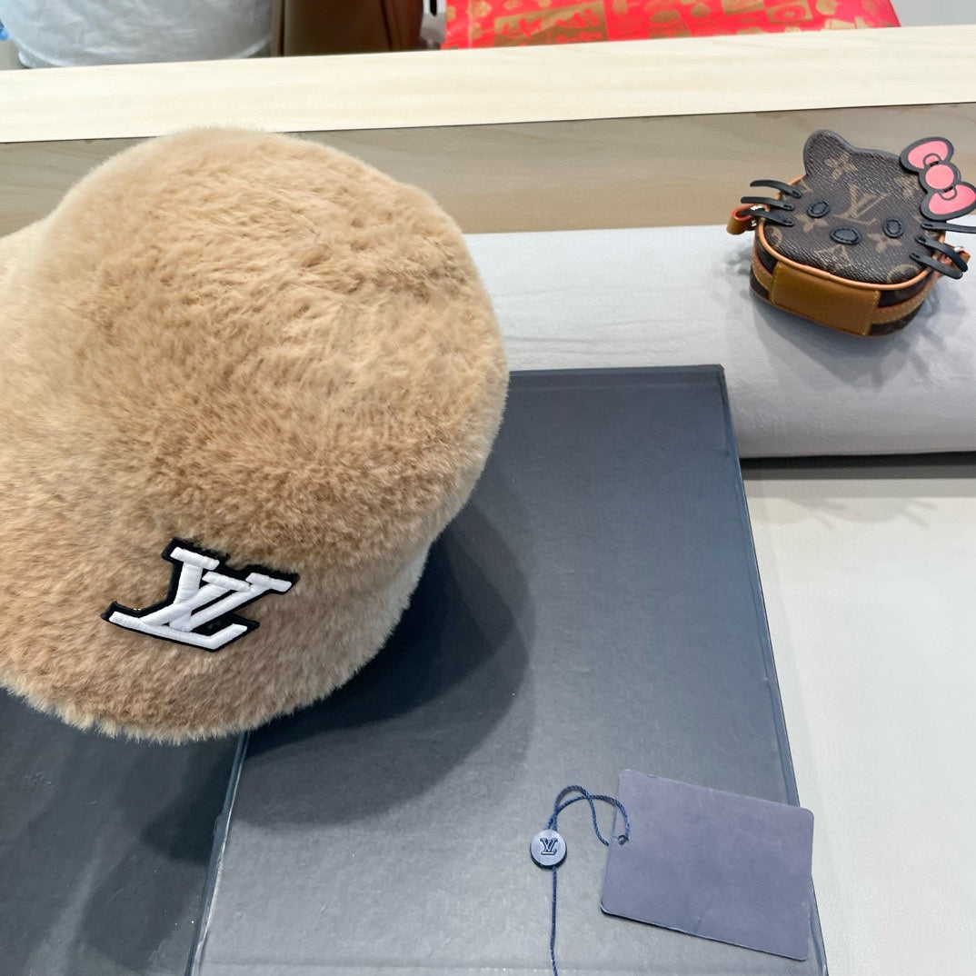 LOUIS VUITTON BUCKET HAT IN OATMEAL BEIGE RABBIT FUR 426226