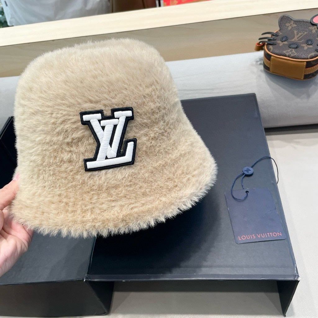 LOUIS VUITTON BUCKET HAT IN COSMIC LATTE BEIGE RABBIT FUR 426227