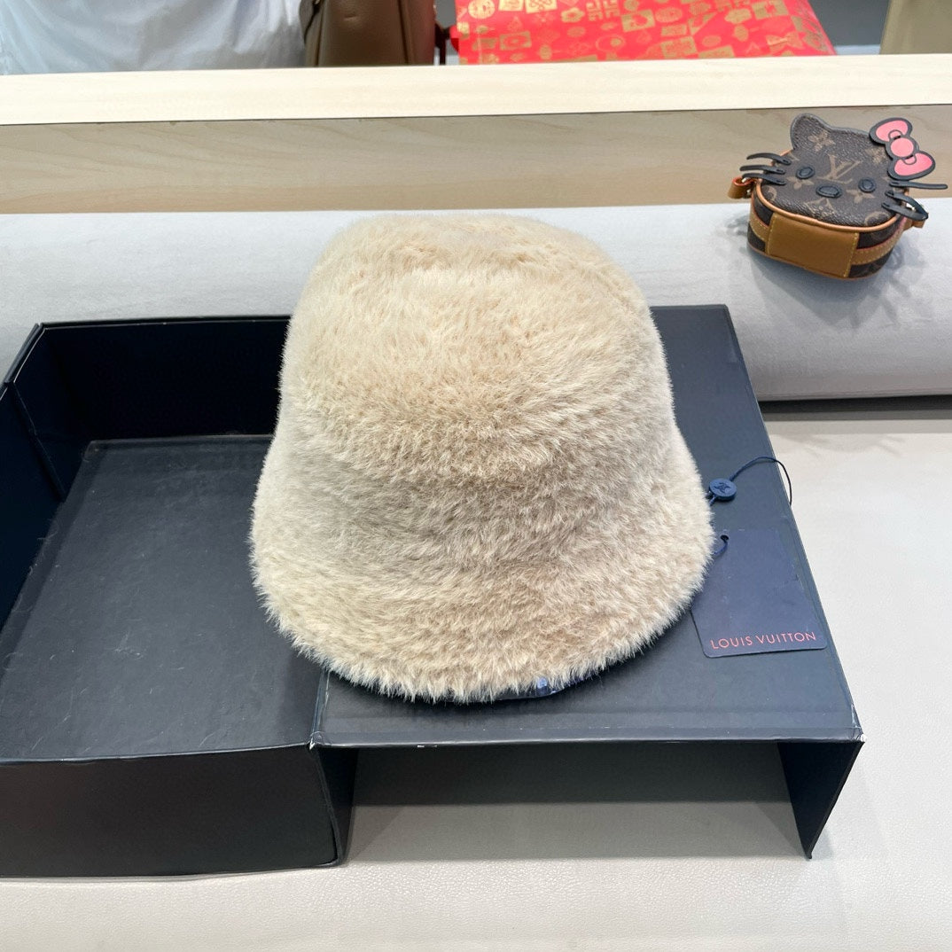 LOUIS VUITTON BUCKET HAT IN COSMIC LATTE BEIGE RABBIT FUR 426227