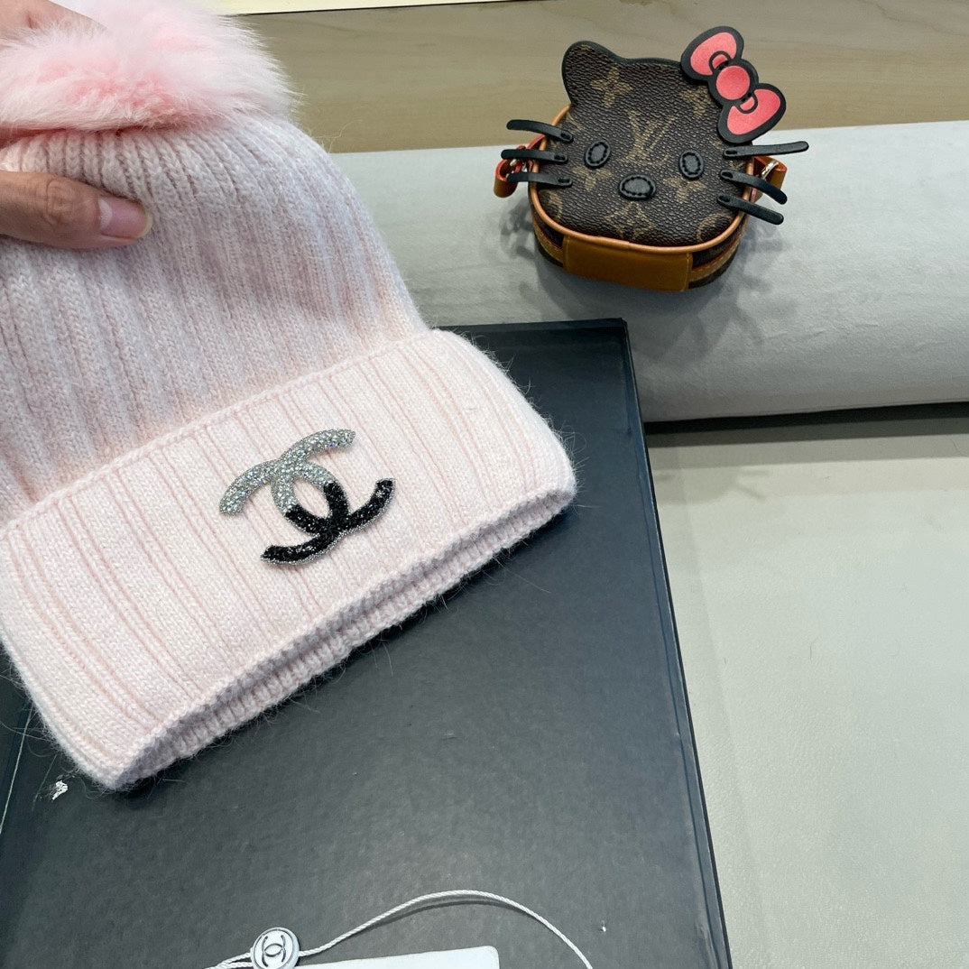 CHANEL BEANIE HAT IN LIGHT PINK WOOL 426232