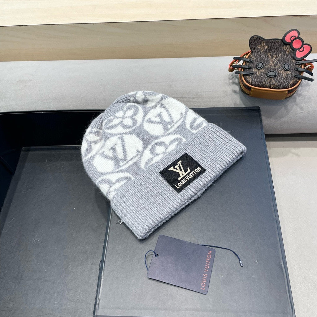 LOUIS VUITTON KNITTED BEANIE HAT IN LIGHT GRAY MIX WHITE WOOL AND RABBIT FUR 426242