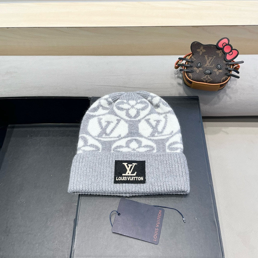 LOUIS VUITTON KNITTED BEANIE HAT IN LIGHT GRAY MIX WHITE WOOL AND RABBIT FUR 426242