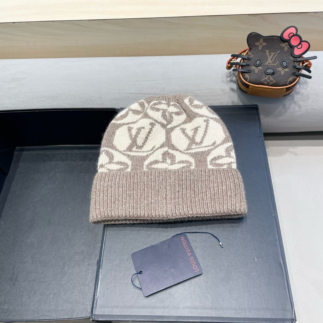 LOUIS VUITTON KNITTED BEANIE HAT IN BROWN MIX BEIGE WOOL AND RABBIT FUR 426244