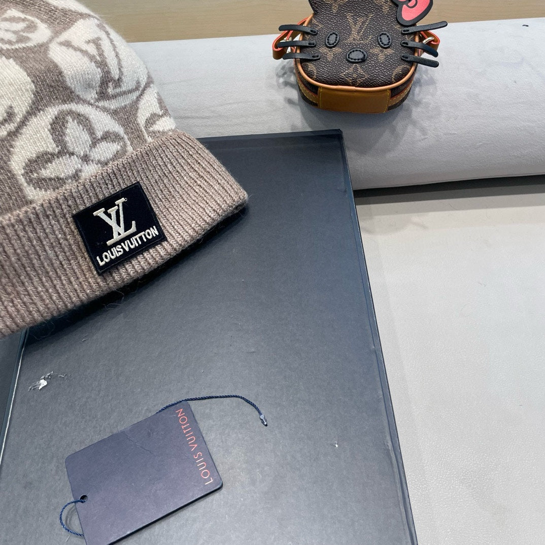LOUIS VUITTON KNITTED BEANIE HAT IN BROWN MIX BEIGE WOOL AND RABBIT FUR 426244