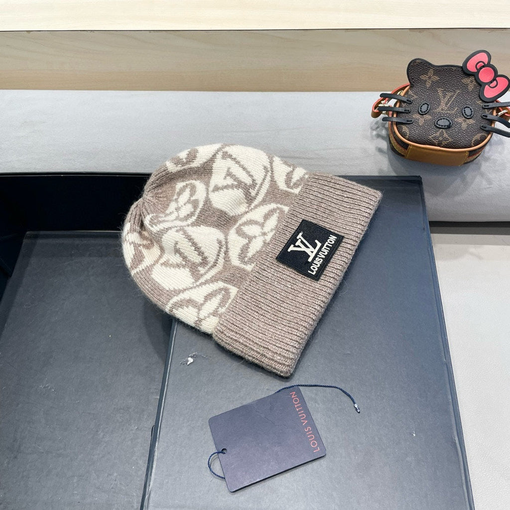 LOUIS VUITTON KNITTED BEANIE HAT IN BROWN MIX BEIGE WOOL AND RABBIT FUR 426244