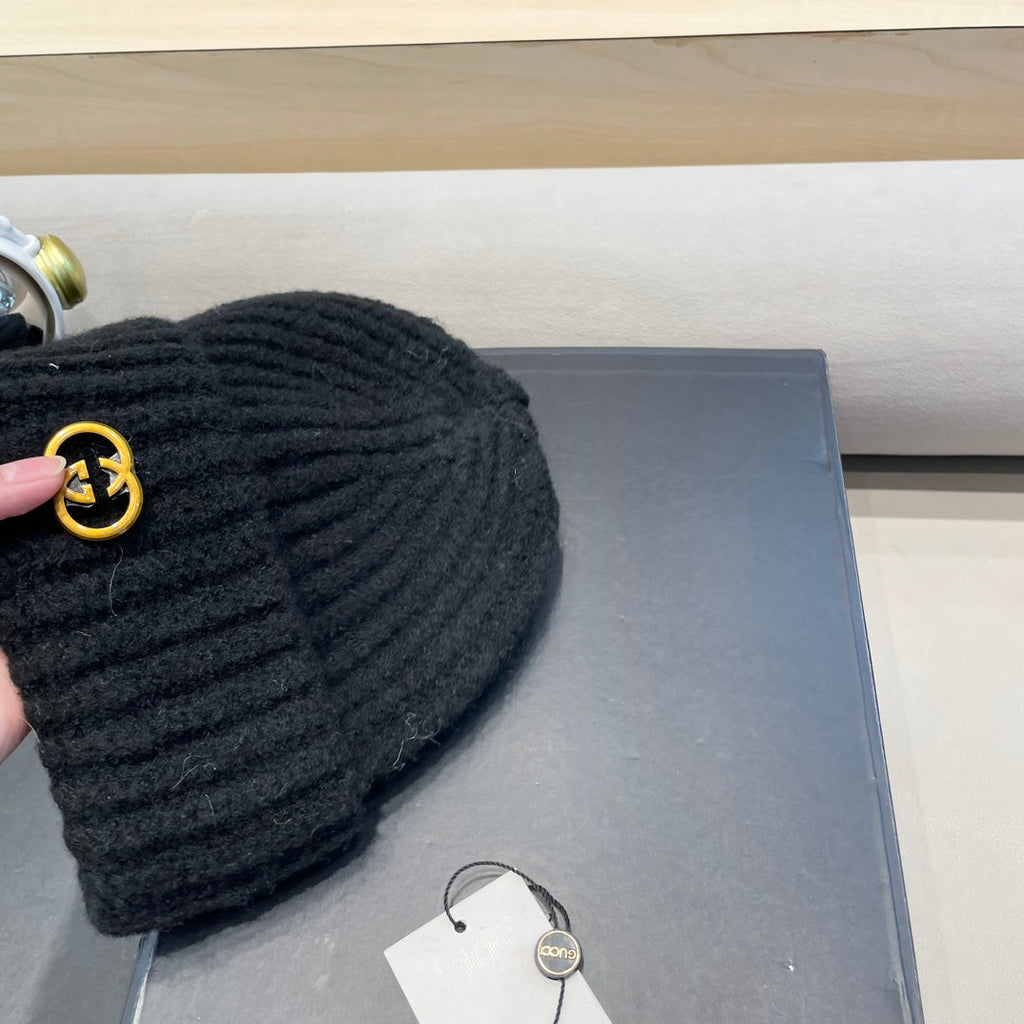 GUCCI BEANIE HAT IN BLACK WOOL 434959