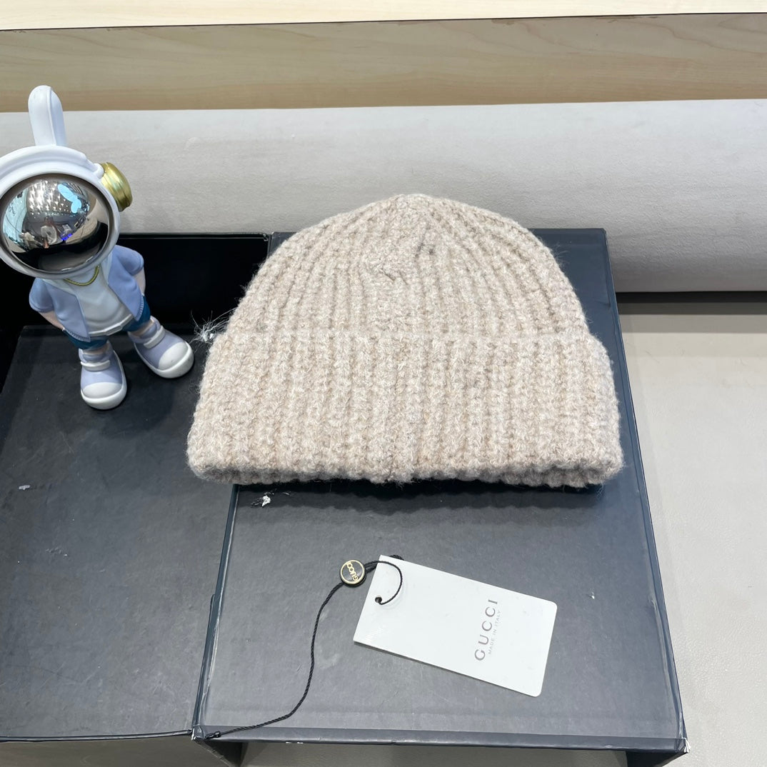 GUCCI BEANIE HAT IN ECRU BEIGE WOOL 428125