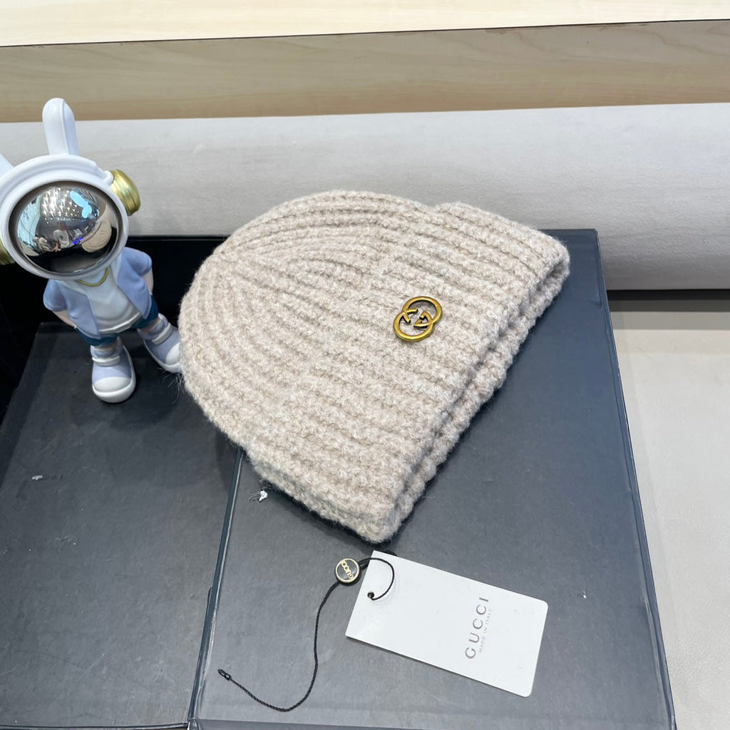 GUCCI BEANIE HAT IN ECRU BEIGE WOOL 428125