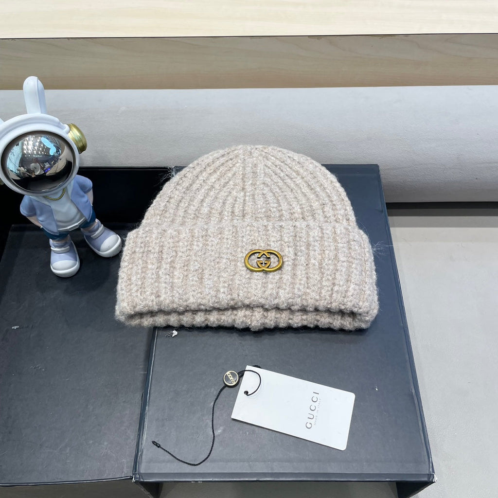 GUCCI BEANIE HAT IN ECRU BEIGE WOOL 428125