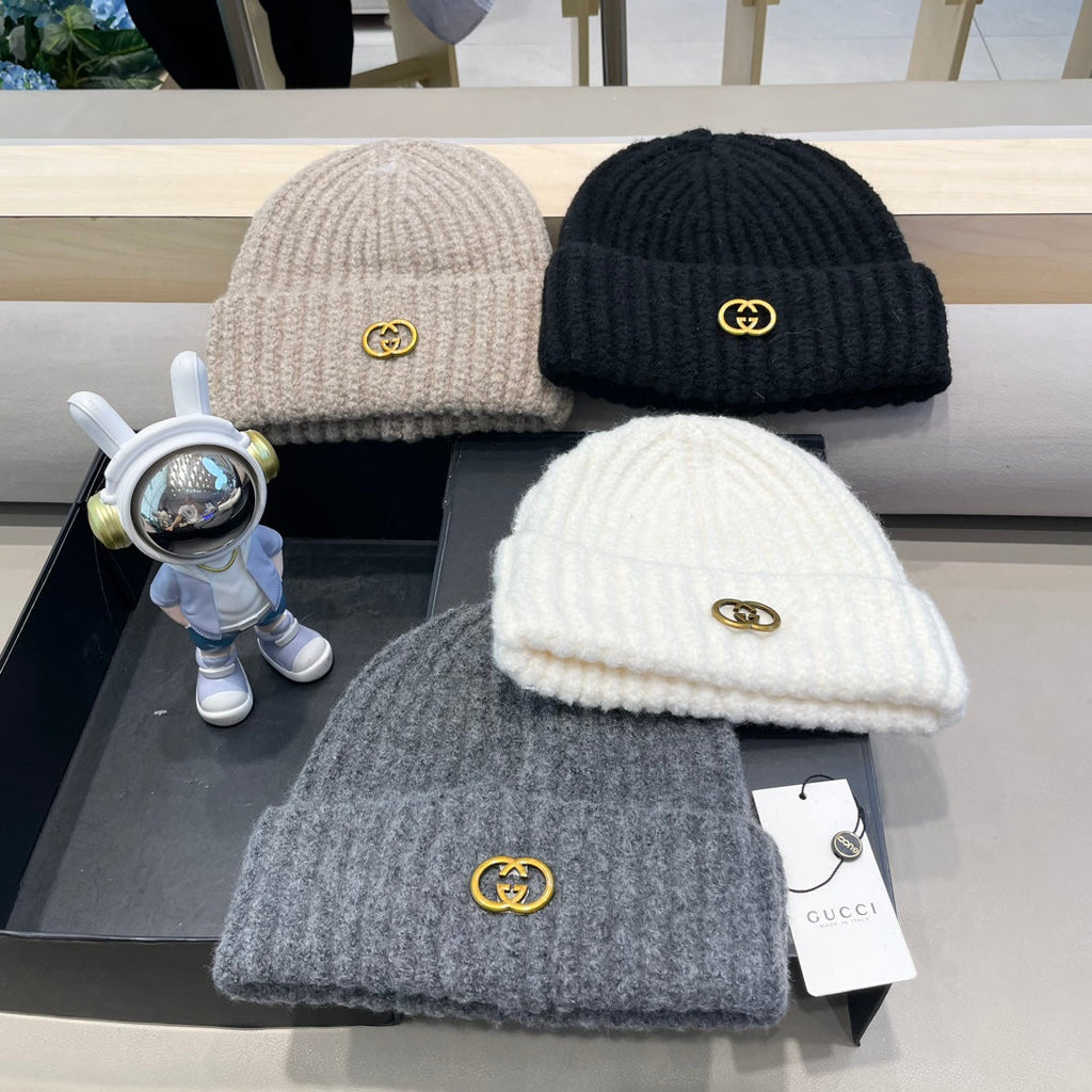 GUCCI BEANIE HAT IN ECRU BEIGE WOOL 428125