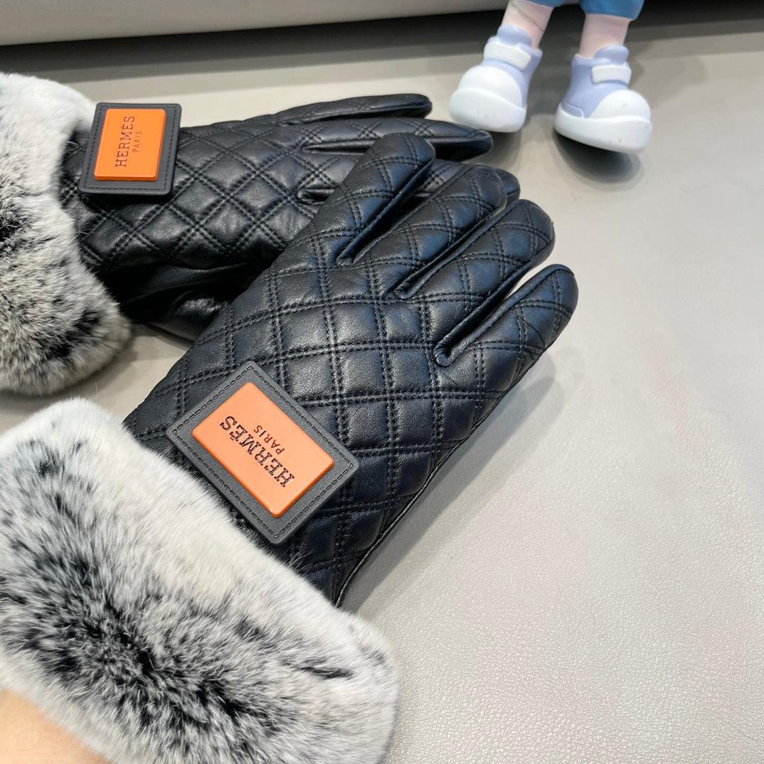 HERMES GLOVES IN BLACK DEERSKIN WITH RABBIT FUR LINING 427385