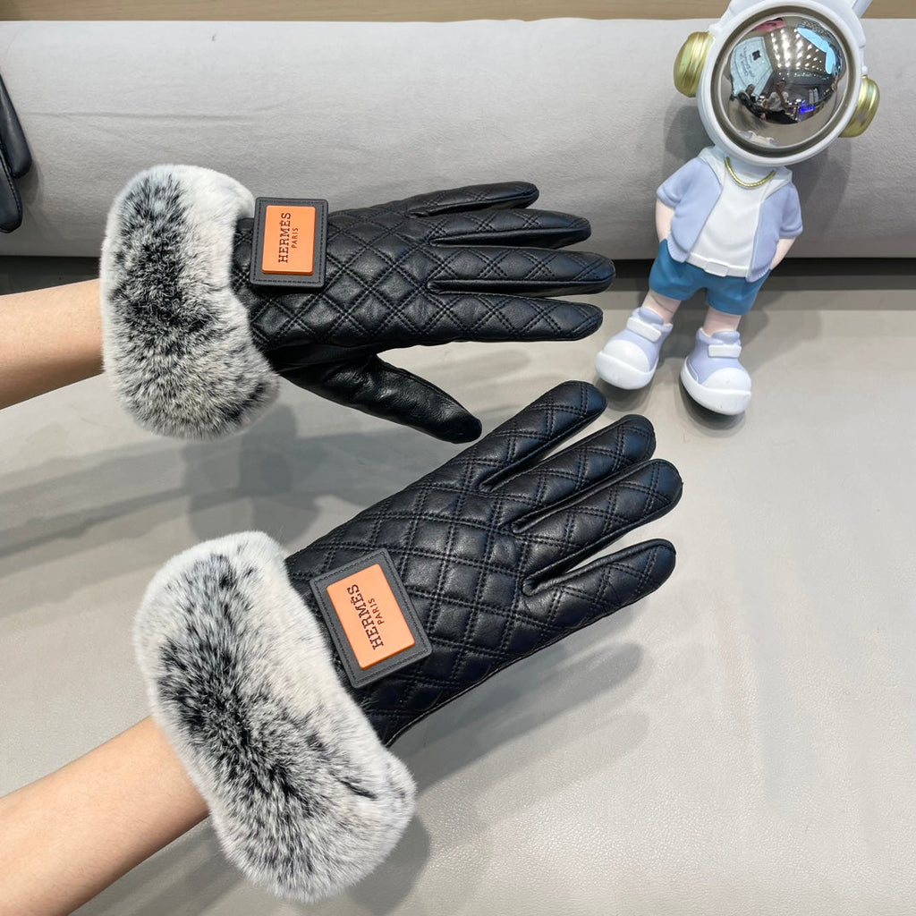 HERMES GLOVES IN BLACK DEERSKIN WITH RABBIT FUR LINING 427385