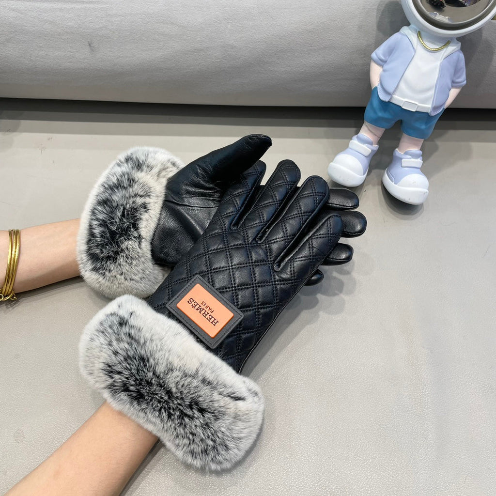 HERMES GLOVES IN BLACK DEERSKIN WITH RABBIT FUR LINING 427385