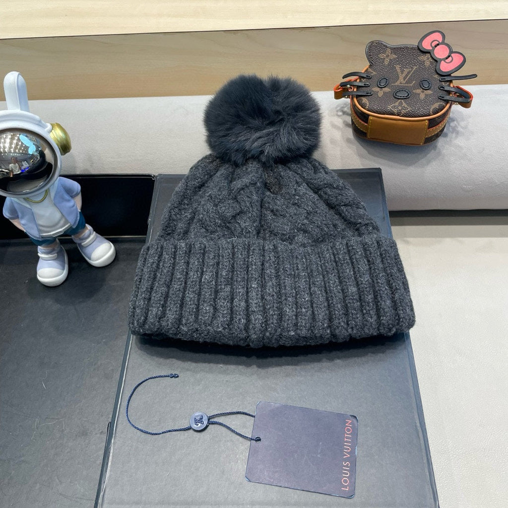 LOUIS VUITTON KNITTED BEANIE HAT IN BLACK WOOL AND LAMB FUR 430044