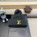 LOUIS VUITTON KNITTED BEANIE HAT IN BLACK WOOL AND LAMB FUR 430044