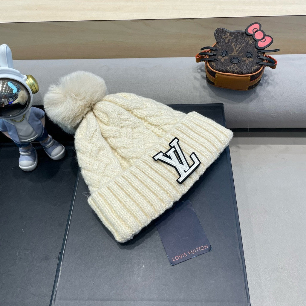 LOUIS VUITTON KNITTED BEANIE HAT IN BEIGE WOOL AND LAMB FUR 430045