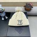 LOUIS VUITTON KNITTED BEANIE HAT IN BEIGE WOOL AND LAMB FUR 430045