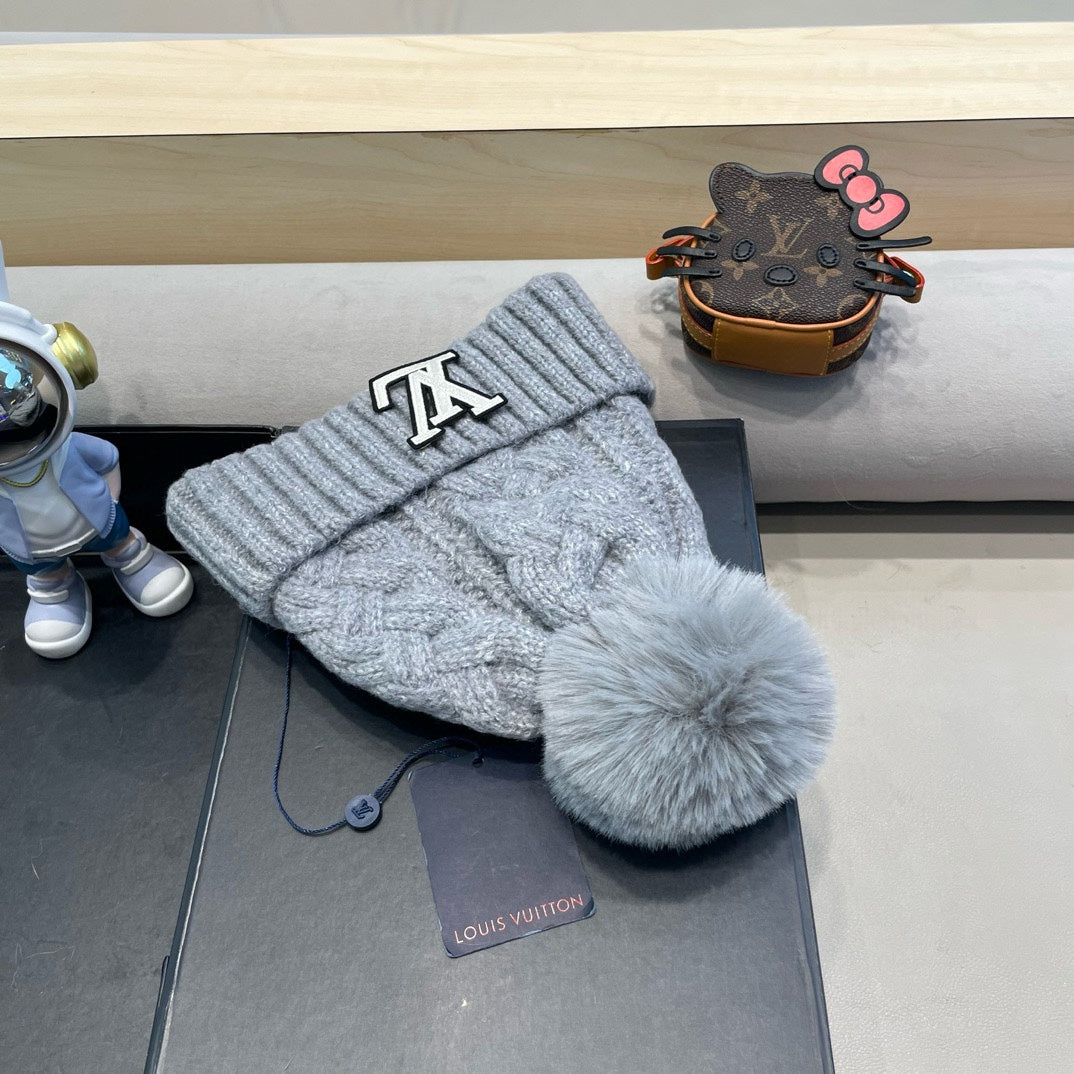 LOUIS VUITTON KNITTED BEANIE HAT IN GRAY WOOL AND LAMB FUR 430046