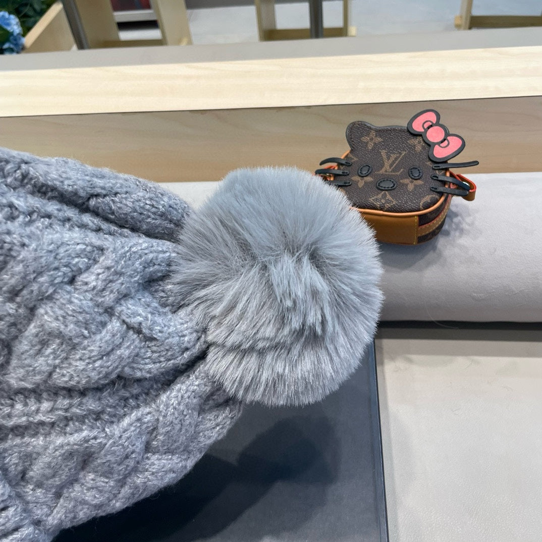 LOUIS VUITTON KNITTED BEANIE HAT IN GRAY WOOL AND LAMB FUR 430046