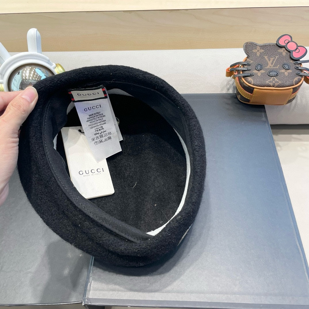 GUCCI BERET HAT IN BLACK WOOL 430078