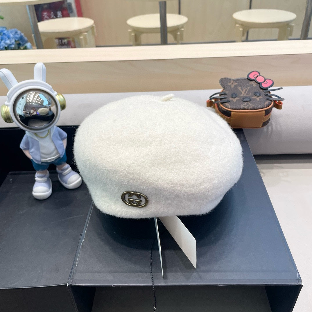 GUCCI BERET HAT IN WHITE WOOL 430079