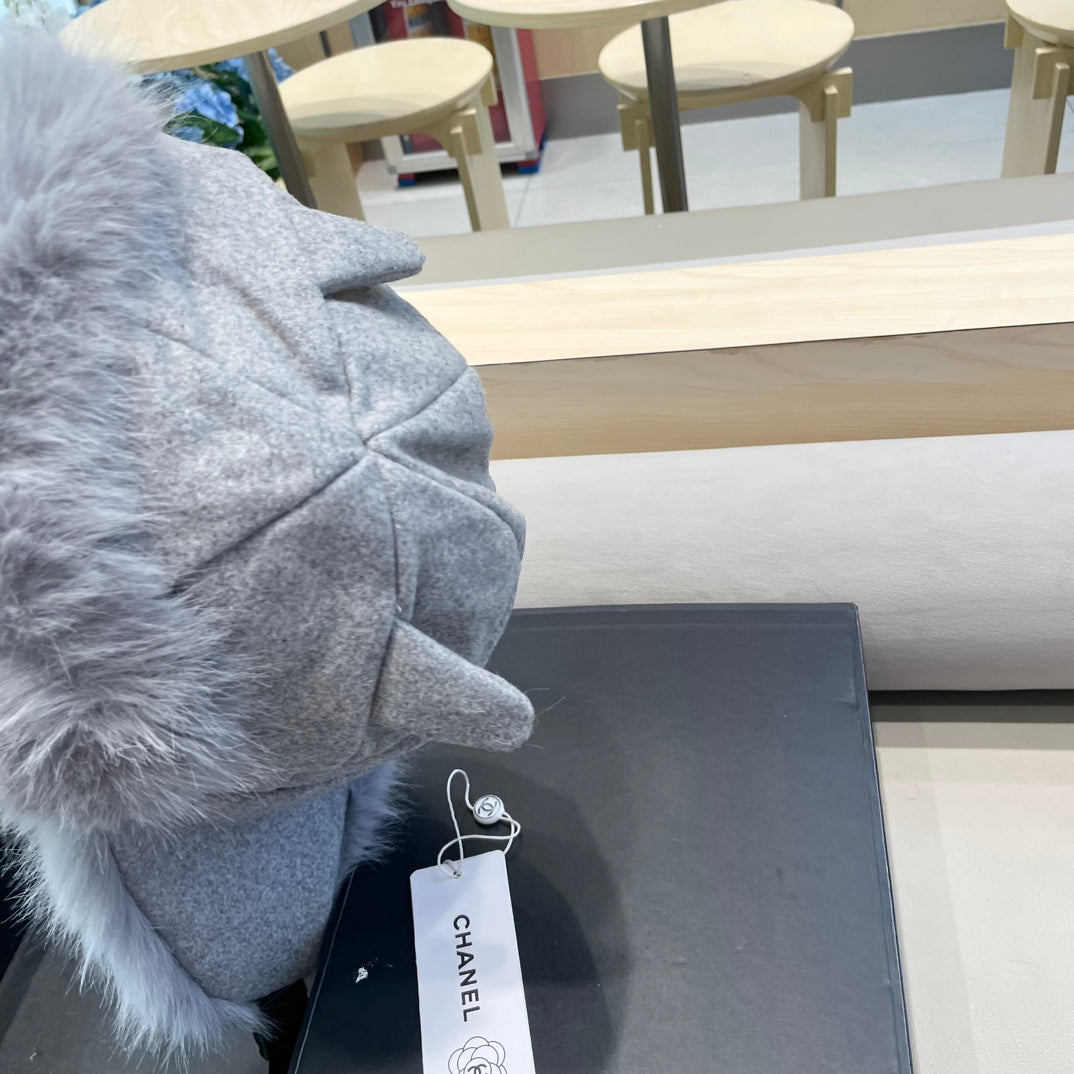 CHANEL TRAPPER HAT IN SHARK GRAY SUEDE AND LAMB FUR 429973