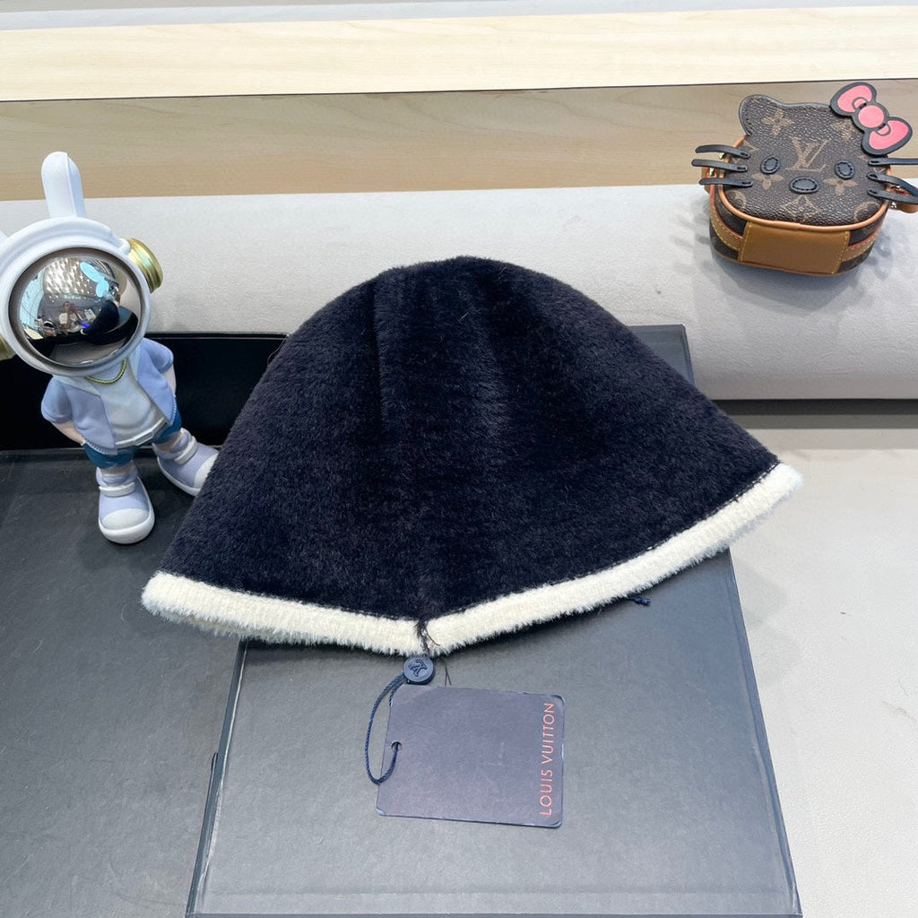 LOUIS VUITTON BUCKET HAT IN NAVY BLUE MIX WHITE LAMB FUR 431378
