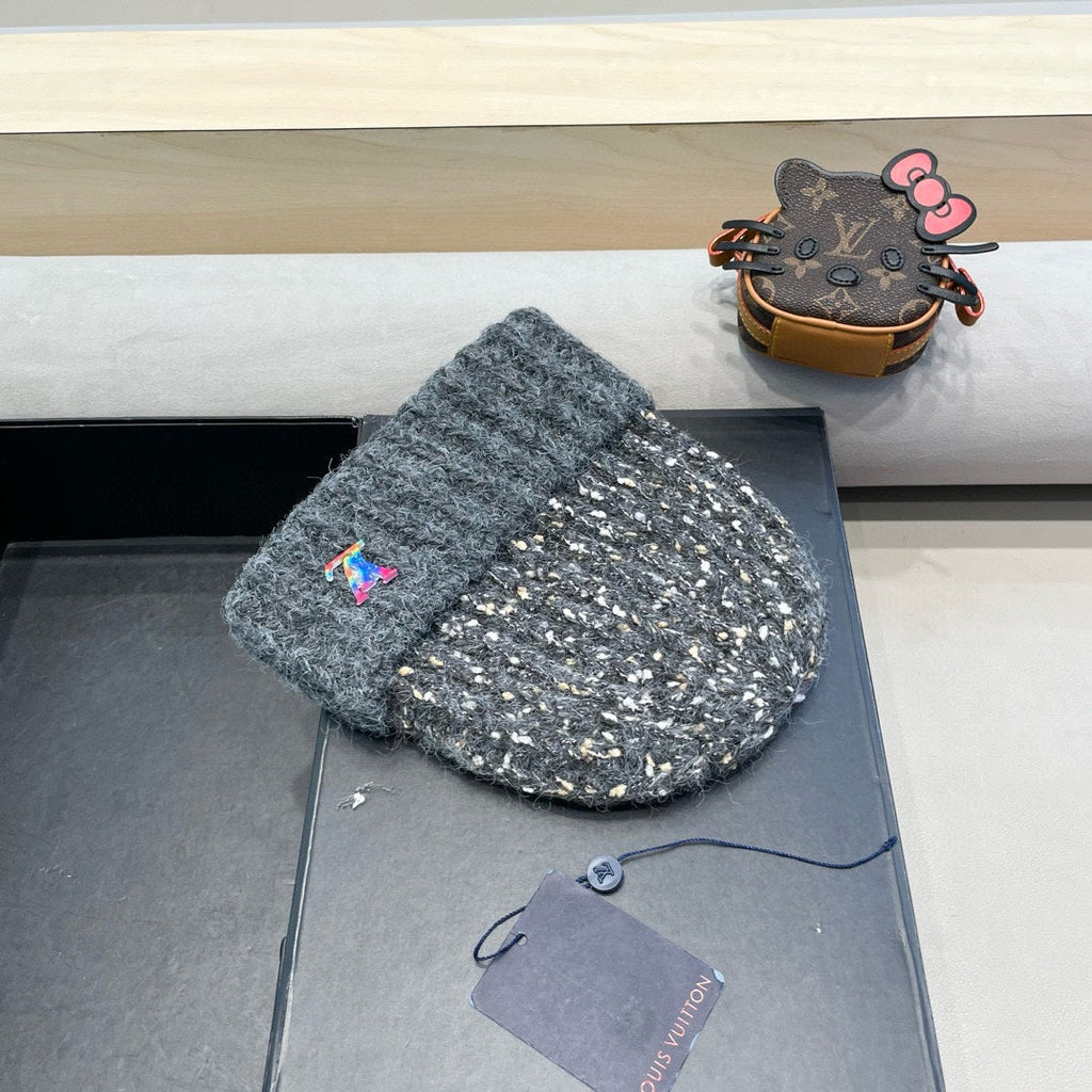 LOUIS VUITTON KNITTED BEANIE HAT IN GRAY WOOL 431617