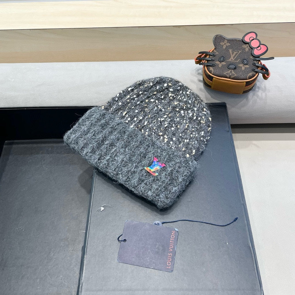 LOUIS VUITTON KNITTED BEANIE HAT IN GRAY WOOL 431617