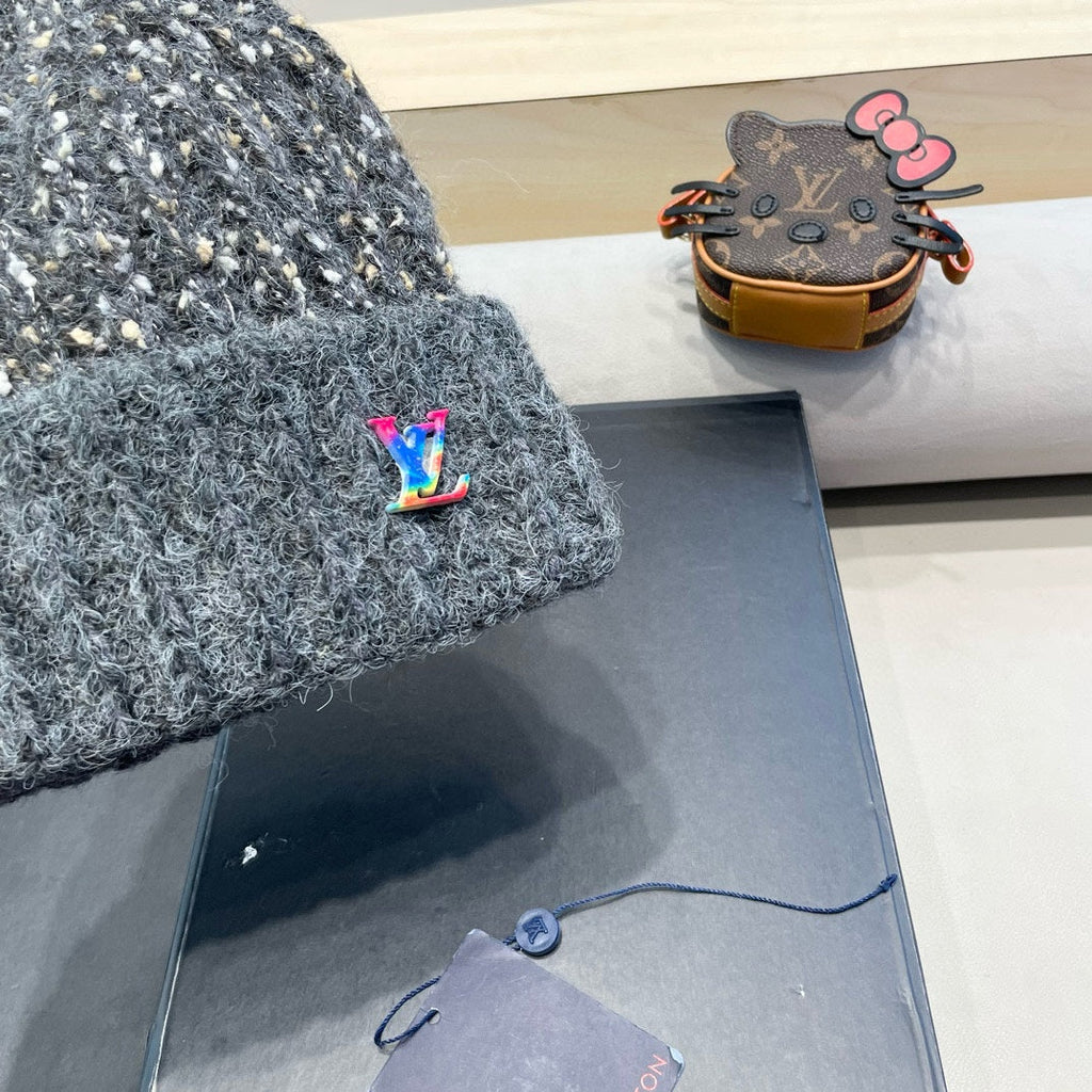 LOUIS VUITTON KNITTED BEANIE HAT IN GRAY WOOL 431617