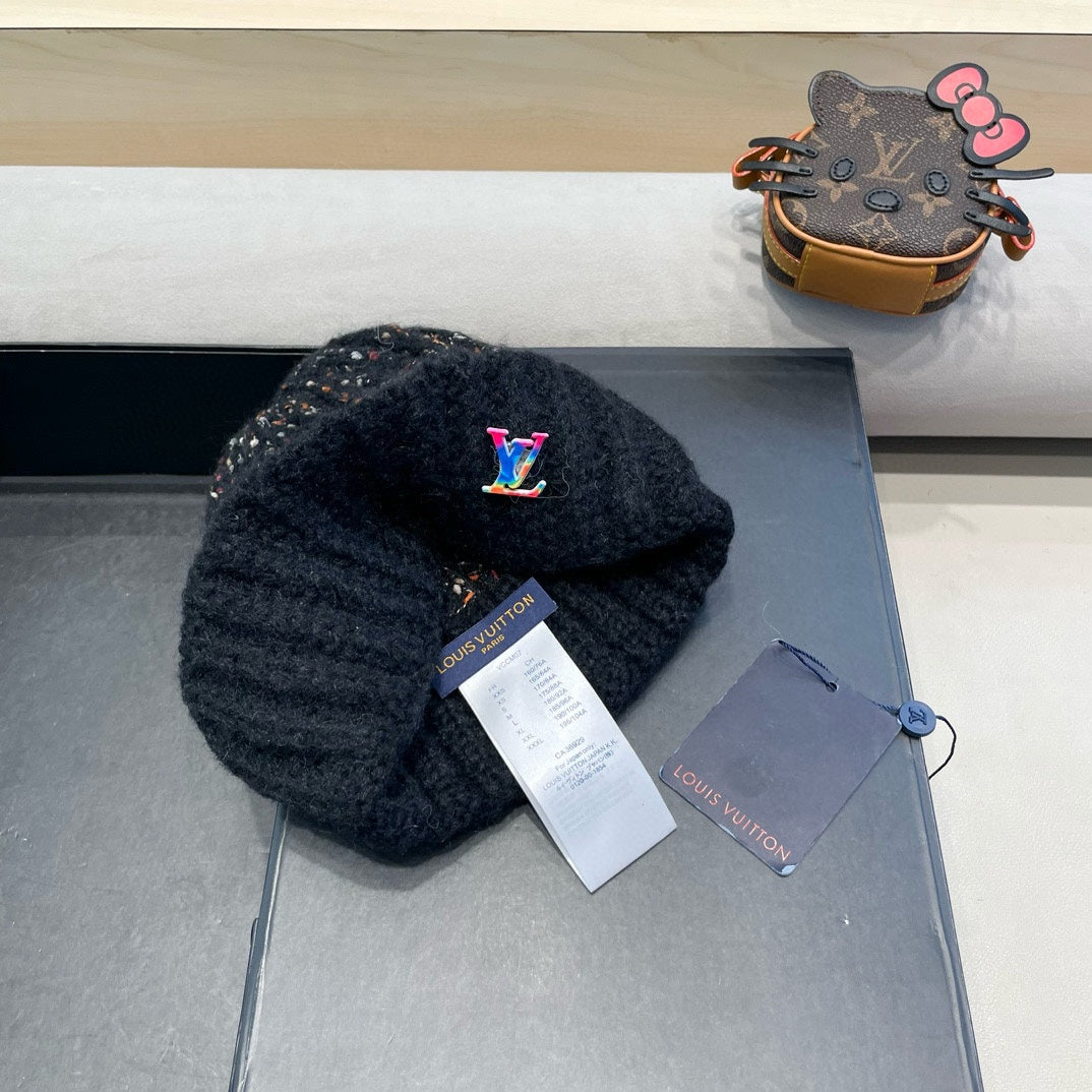 LOUIS VUITTON KNITTED BEANIE HAT IN BLACK WOOL 431619
