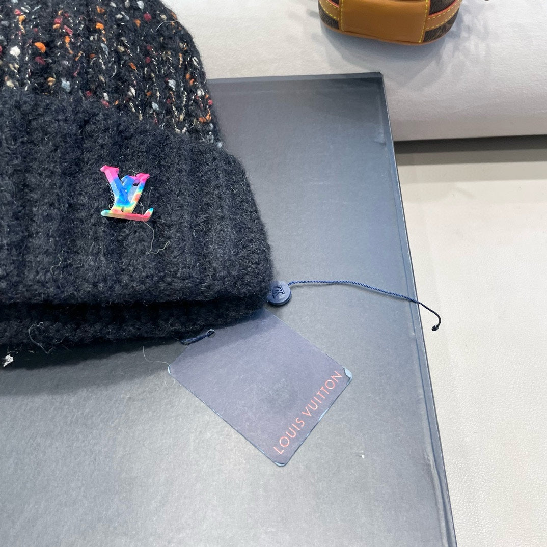 LOUIS VUITTON KNITTED BEANIE HAT IN BLACK WOOL 431619