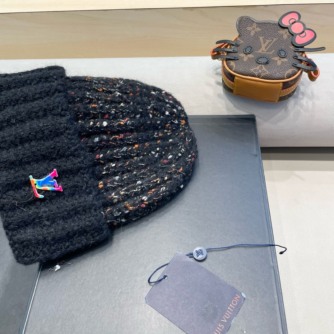 LOUIS VUITTON KNITTED BEANIE HAT IN BLACK WOOL 431619