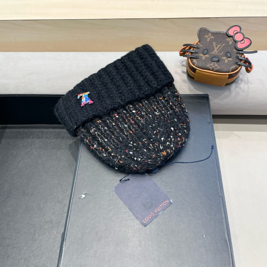 LOUIS VUITTON KNITTED BEANIE HAT IN BLACK WOOL 431619