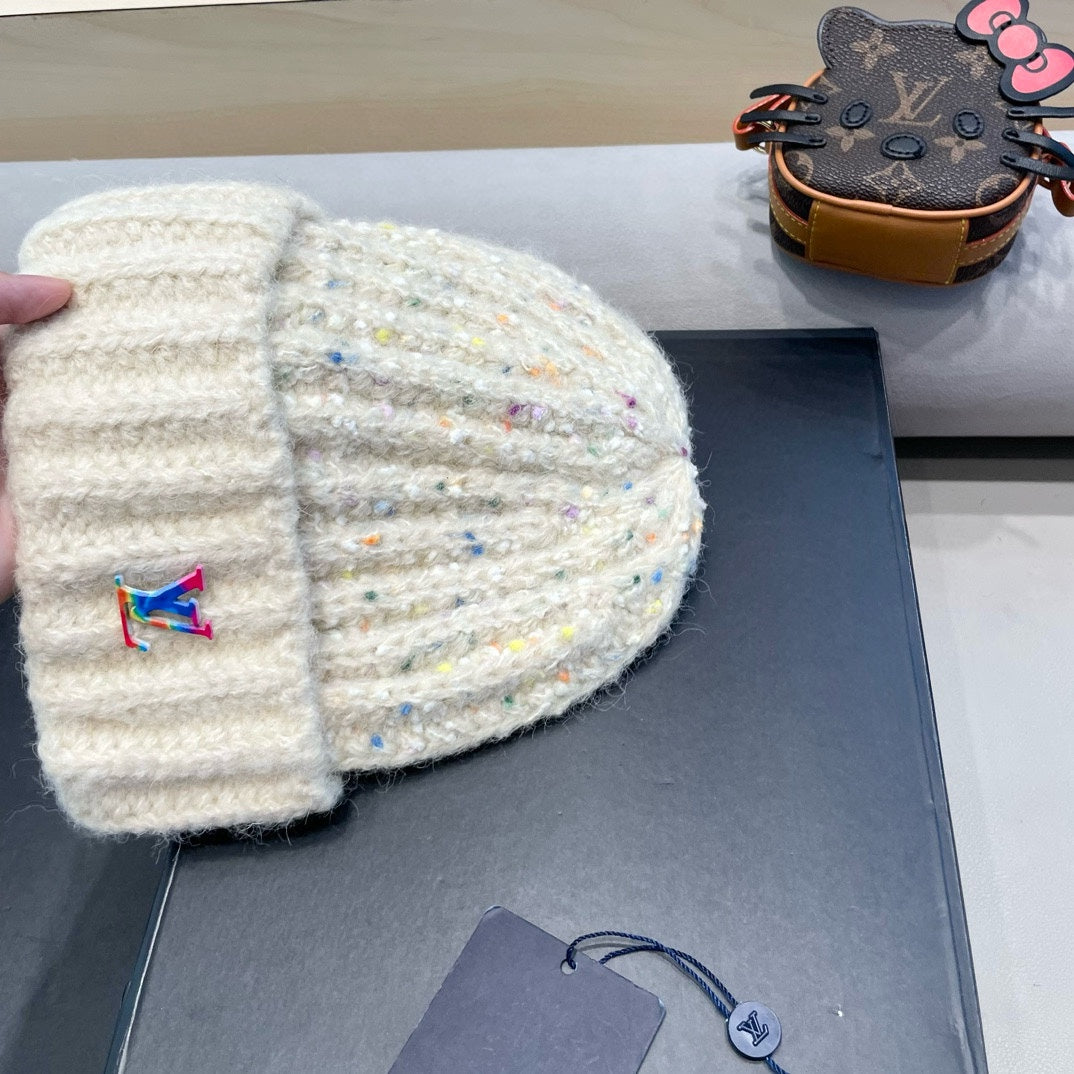 LOUIS VUITTON KNITTED BEANIE HAT IN WHITE WOOL 431620
