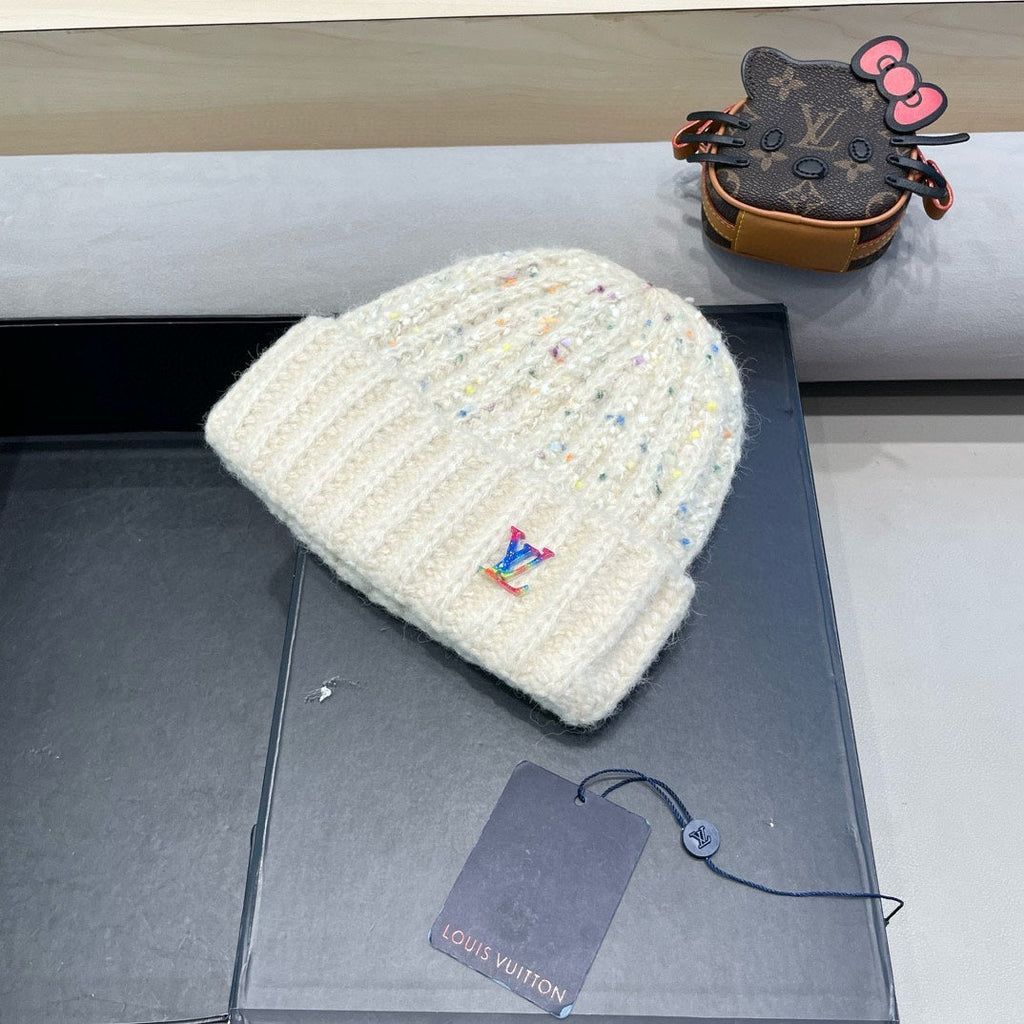 LOUIS VUITTON KNITTED BEANIE HAT IN WHITE WOOL 431620