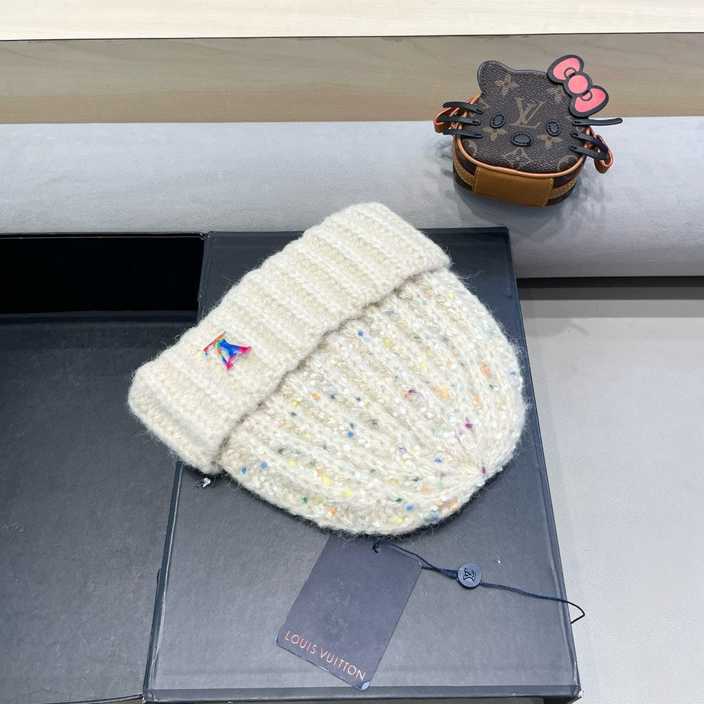 LOUIS VUITTON KNITTED BEANIE HAT IN WHITE WOOL 431620