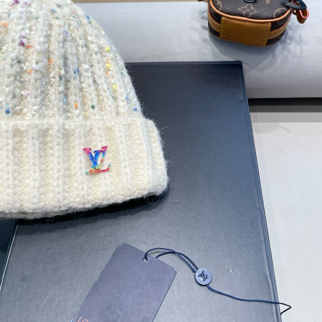 LOUIS VUITTON KNITTED BEANIE HAT IN WHITE WOOL 431620