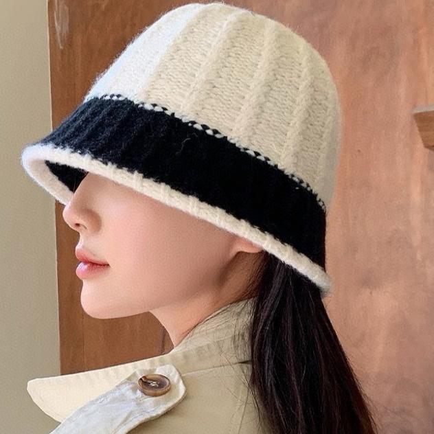 GUCCI KNIT BUCKET HAT IN WHITE MIX BLACK WOOL 431638