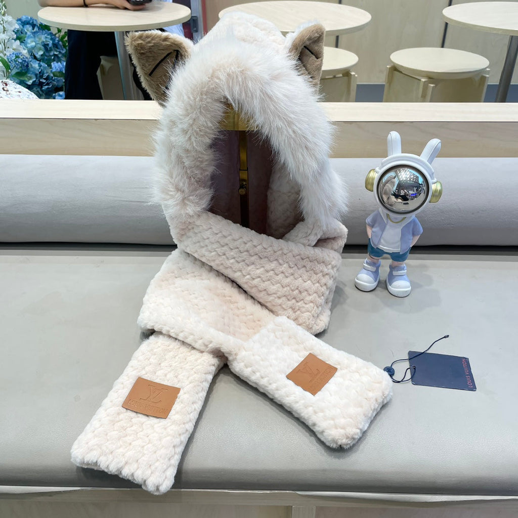 LOUIS VUITTON BEANIE HAT IN ALMOND BEIGE WOOL AND LAMB FUR 435075
