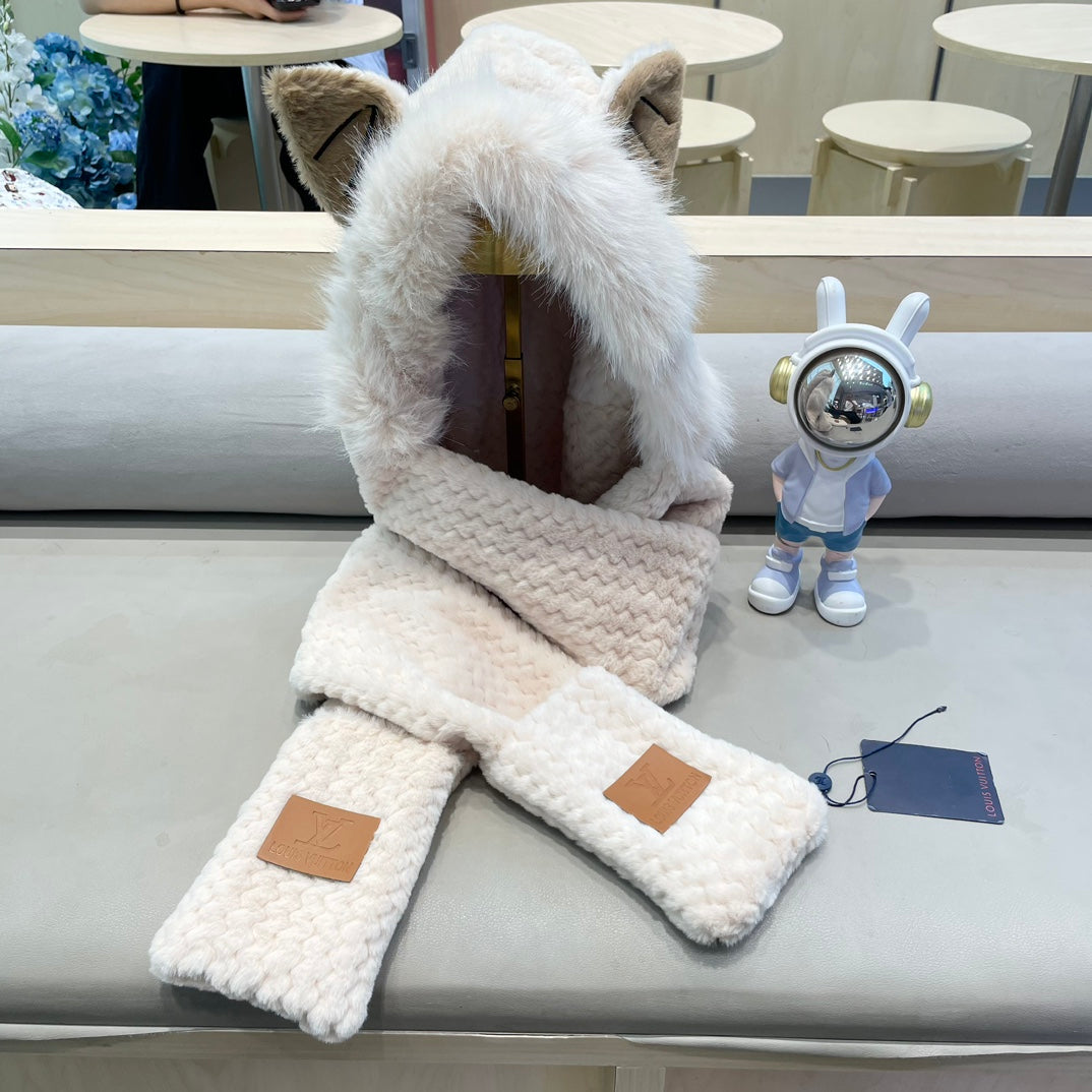 LOUIS VUITTON BEANIE HAT IN ALMOND BEIGE WOOL AND LAMB FUR 435075