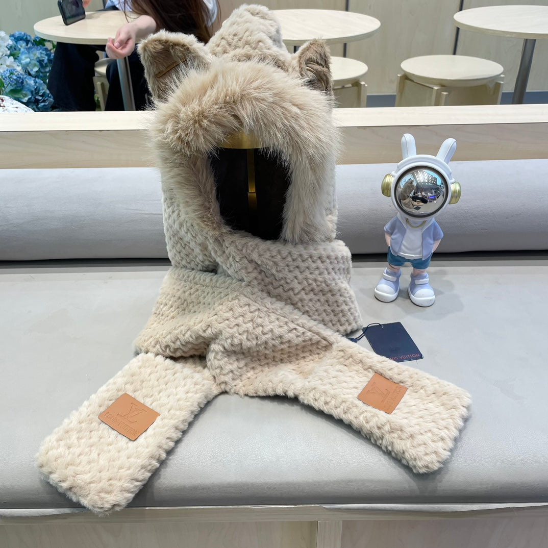 LOUIS VUITTON BEANIE HAT IN COSMIC LATTE BEIGE WOOL AND LAMB FUR 435073