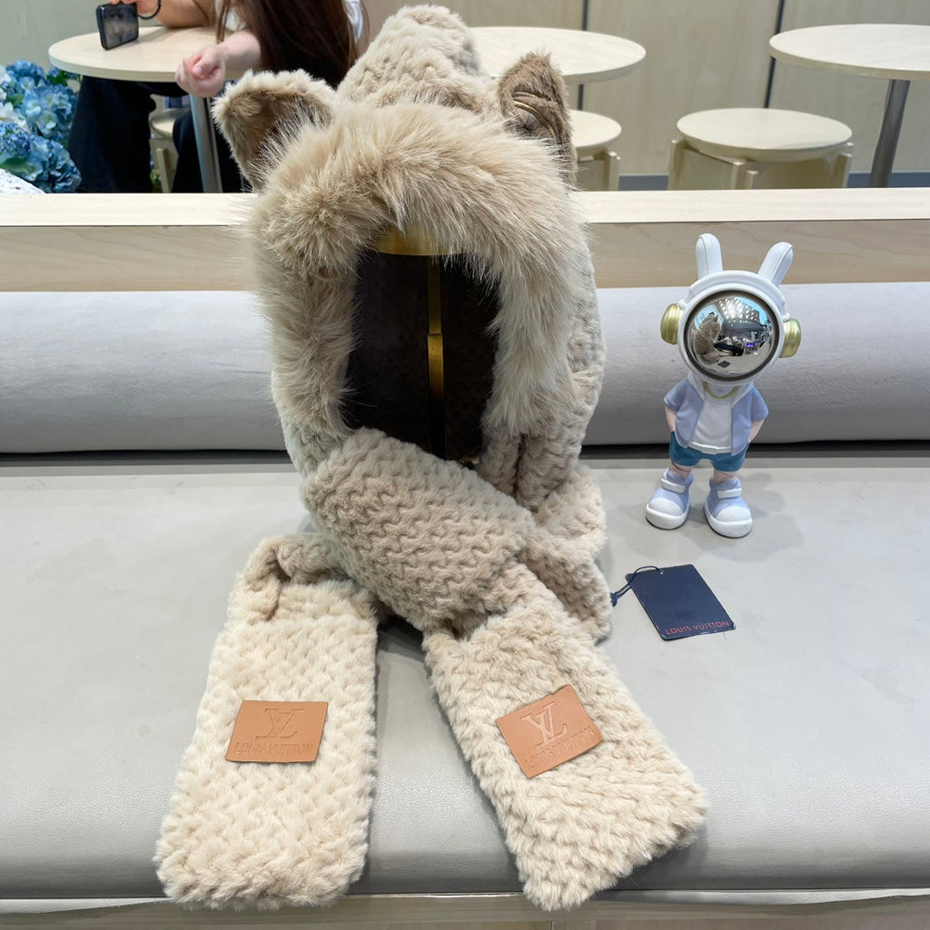 LOUIS VUITTON BEANIE HAT IN COSMIC LATTE BEIGE WOOL AND LAMB FUR 435073