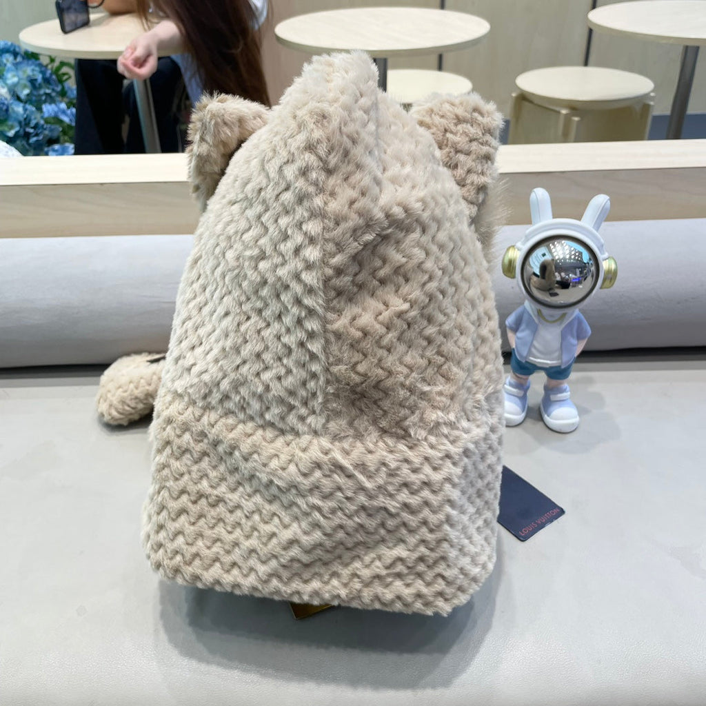 LOUIS VUITTON BEANIE HAT IN COSMIC LATTE BEIGE WOOL AND LAMB FUR 435073
