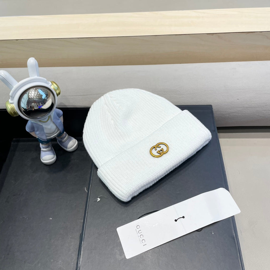 GUCCI BEANIE HAT IN WHITE WOOL 433459