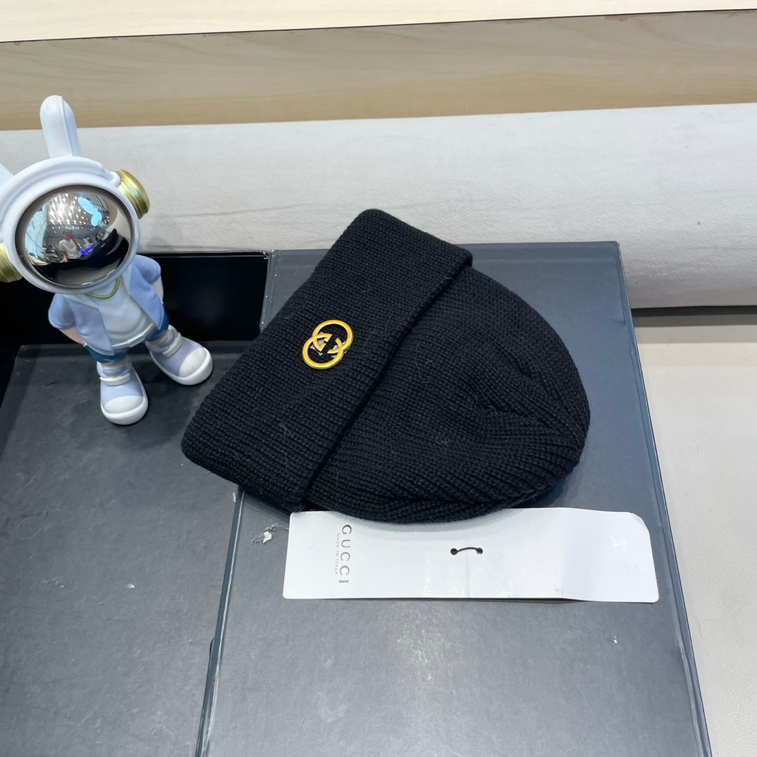 GUCCI BEANIE HAT IN BLACK WOOL 433460