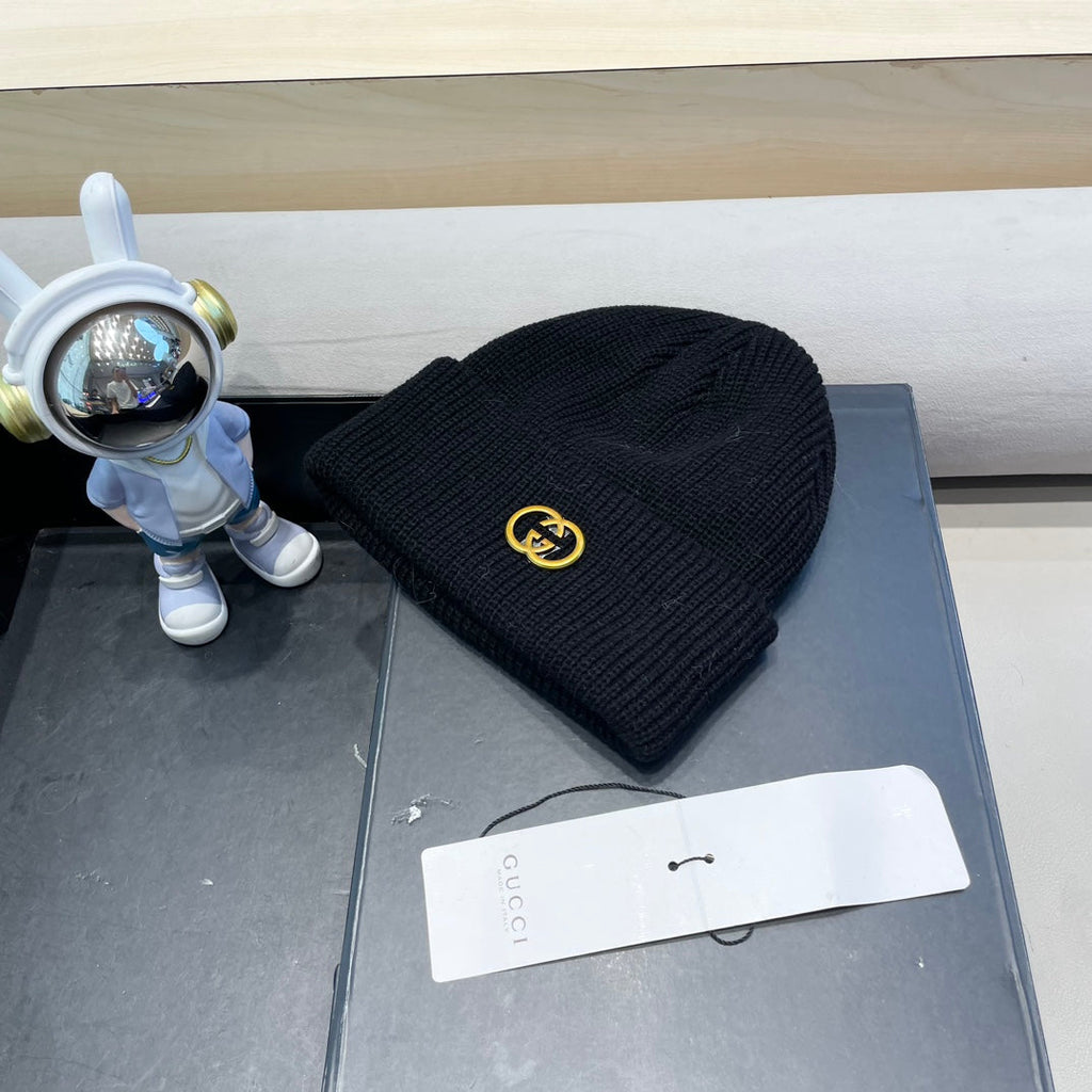 GUCCI BEANIE HAT IN BLACK WOOL 433460